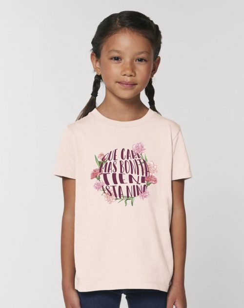 camisetas sostenibles que cara más bonita tiene esta niña